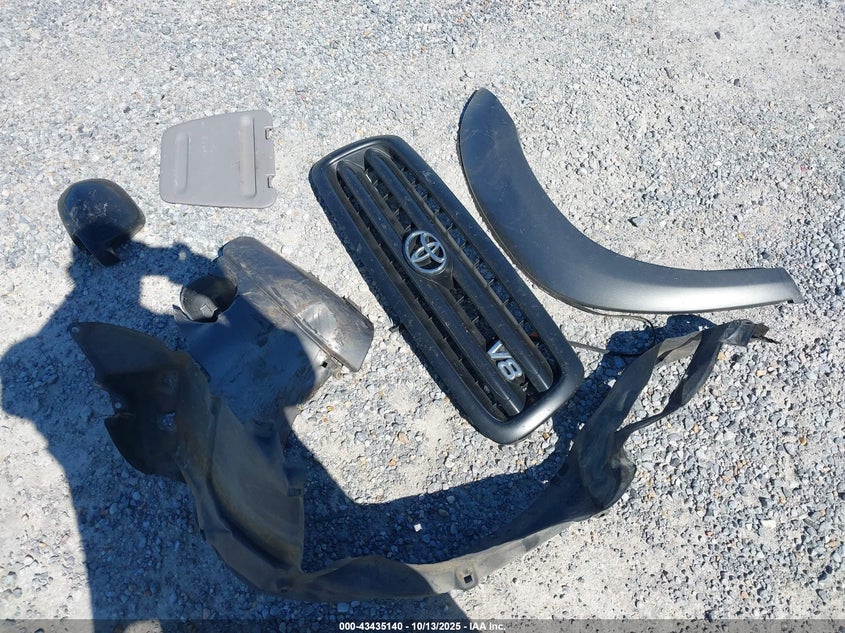 2004 Toyota Sequoia Sr5 V8 VIN: 5TDZT34A24S213148 Lot: 43435140