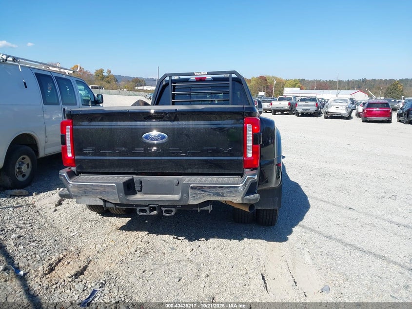 2024 Ford F-350 Lariat VIN: 1FT8W3DN4REE83212 Lot: 43435217