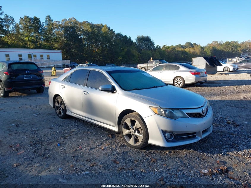 TOYOTA CAMRY SE SPORT