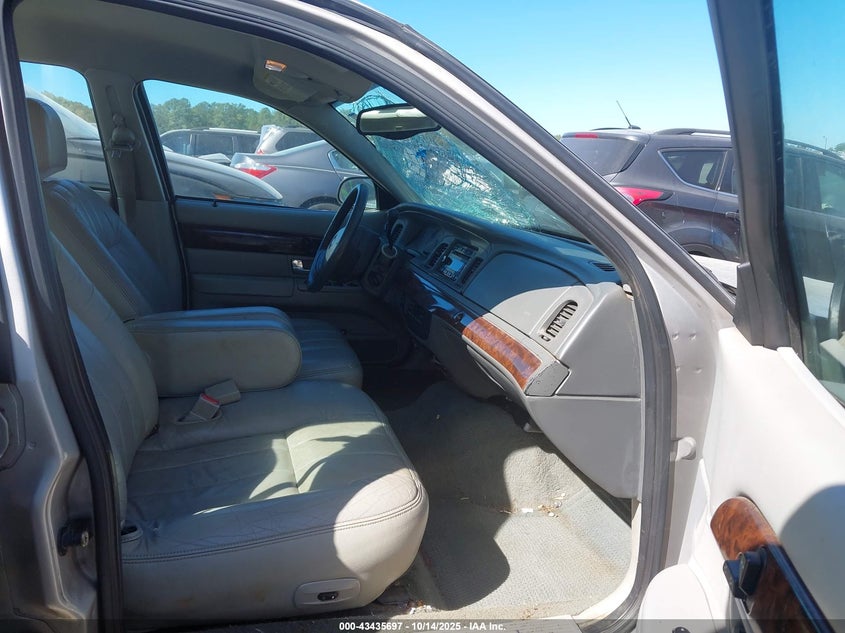 2MEFM75W25X671441 2005 MERCURY GRAND MARQUIS photo no. 5