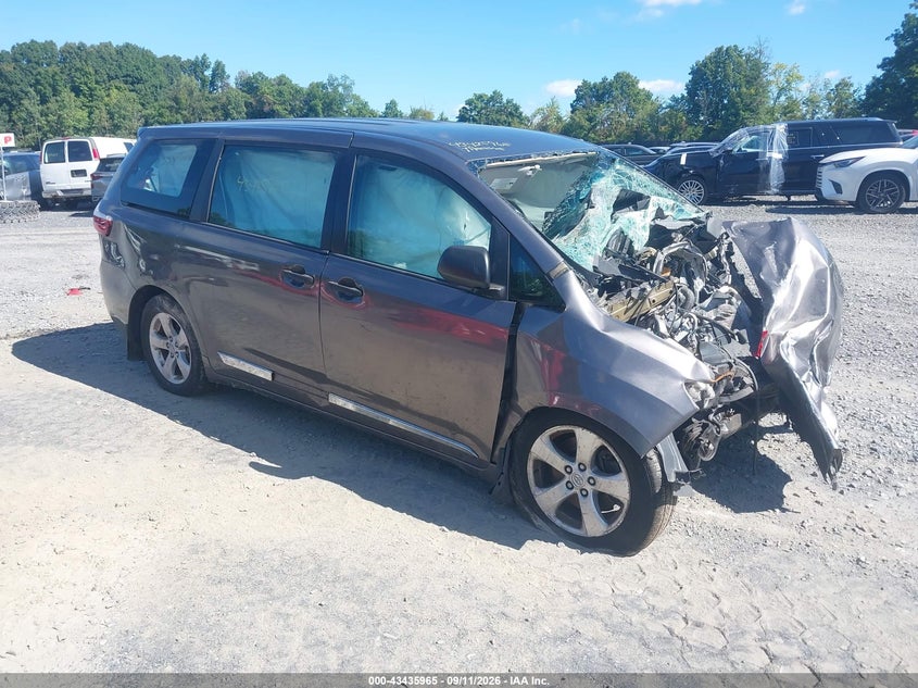TOYOTA SIENNA - zdjęcie 1