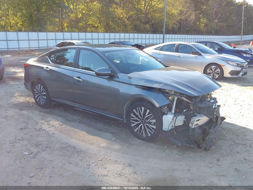 NISSAN ALTIMA SV FWD