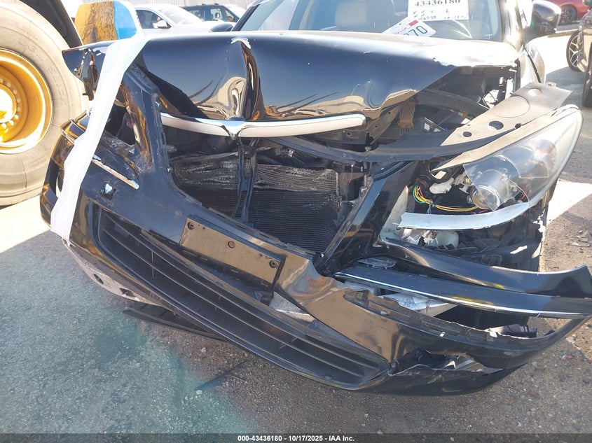 2011 Hyundai Genesis 3.8 VIN: KMHGC4DE5BU114635 Lot: 43436180