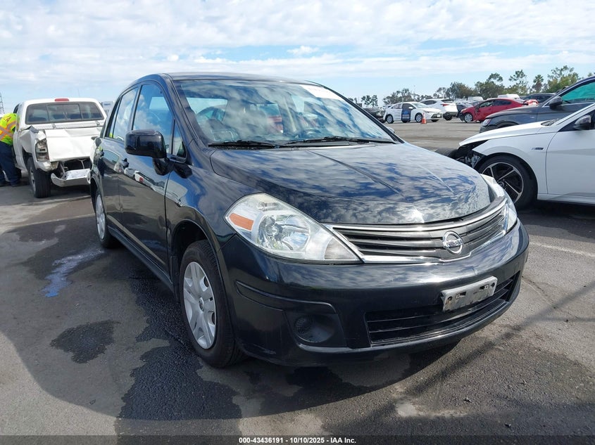 NISSAN VERSA 1.8S
