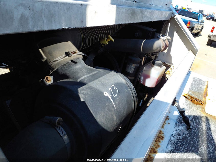 11VA812E56A000631 2006   photo no. 5