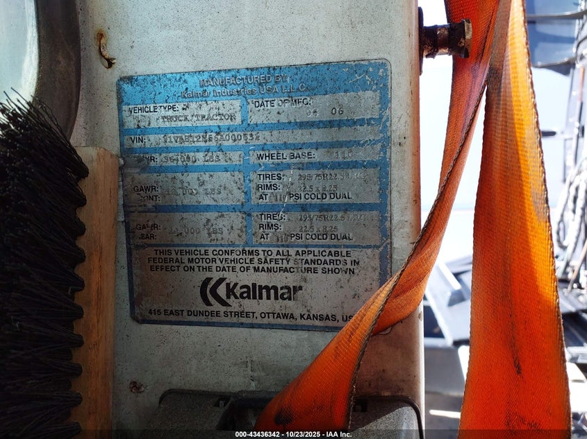 11VA812E56A000631 2006   photo no. 4