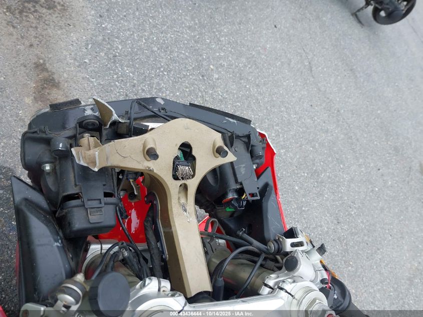 2011 Ducati 848 VIN: ZDM1XBMV5BB016031 Lot: 43436444