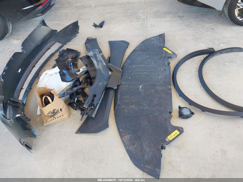 2025 Tesla Model X Plaid VIN: 7SAXCBE60SF462340 Lot: 43436475