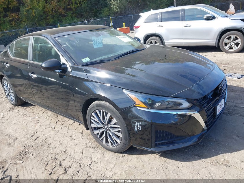 NISSAN ALTIMA SV FWD