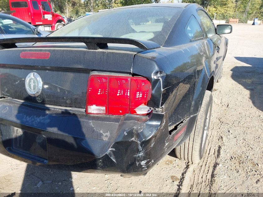 2005 Ford Mustang V6 Deluxe/V6 Premium VIN: 1ZVFT80NX55114915 Lot: 43436633