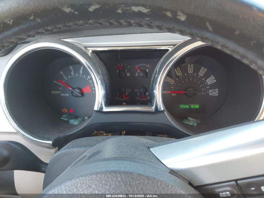 2005 Ford Mustang V6 Deluxe/V6 Premium VIN: 1ZVFT80NX55114915 Lot: 43436633