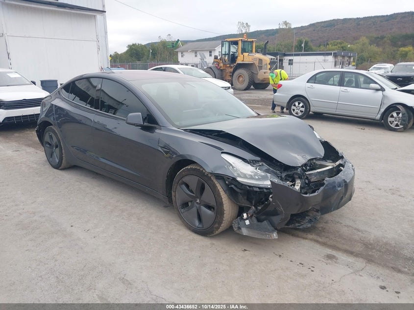 TESLA MODEL 3 LONG RANGE/PERFORMANCE