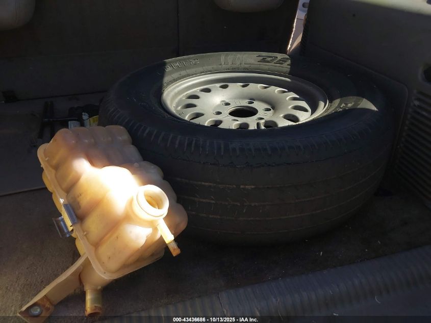 2001 Chevrolet Tahoe Lt VIN: 1GNEK13T41J206100 Lot: 43436686