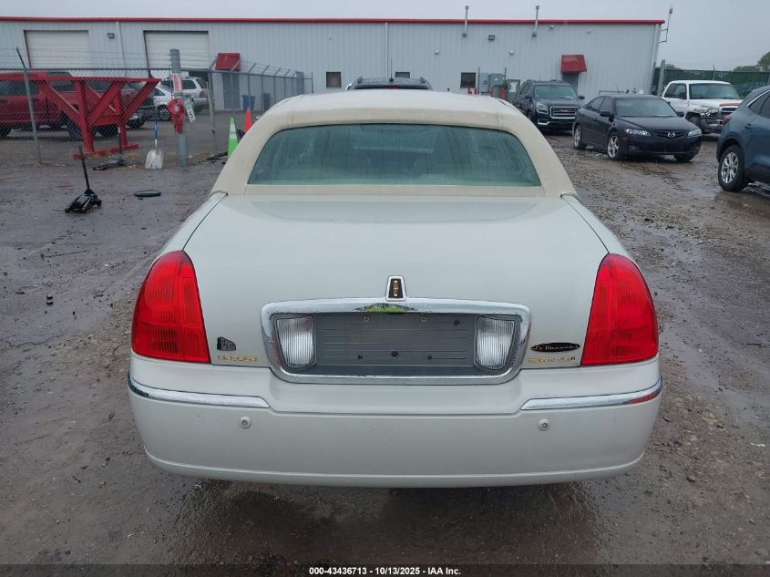 2005 Lincoln Town Car Signature Limited VIN: 1LNHM82WX5Y606448 Lot: 43436713