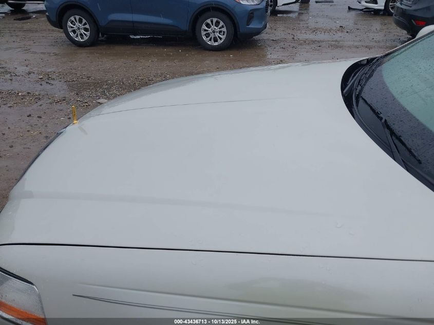 2005 Lincoln Town Car Signature Limited VIN: 1LNHM82WX5Y606448 Lot: 43436713