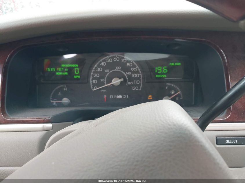 2005 Lincoln Town Car Signature Limited VIN: 1LNHM82WX5Y606448 Lot: 43436713