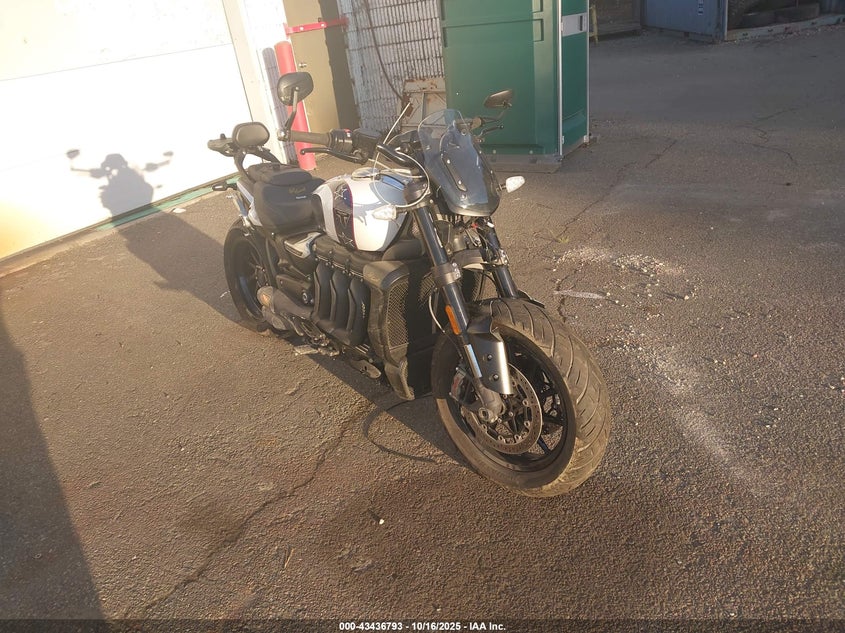 2025 TRIUMPH MOTORCYCLE ROCKET 3  (VIN: SMTY2BJT7STCE3548)