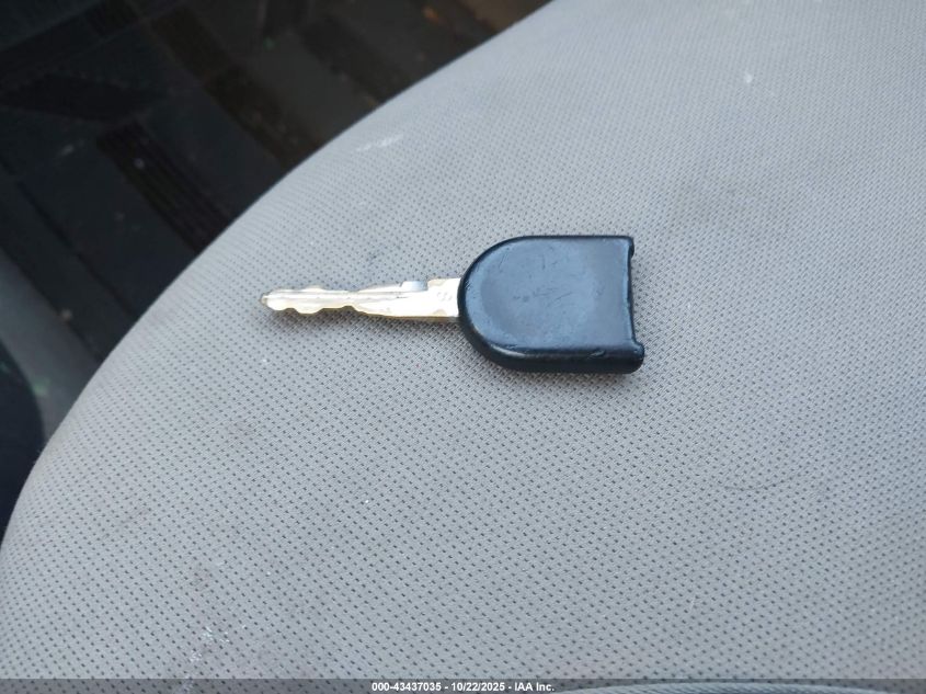 2008 Ford Focus S VIN: 1FAHP34N88W133447 Lot: 43437035