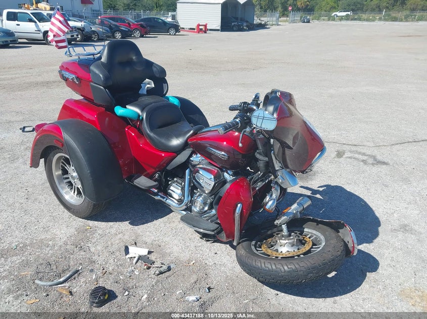 1HD1MAD15JB857369 2018 Harley-Davidson Flhtcutg Tri Glide Ultra auction photo 1