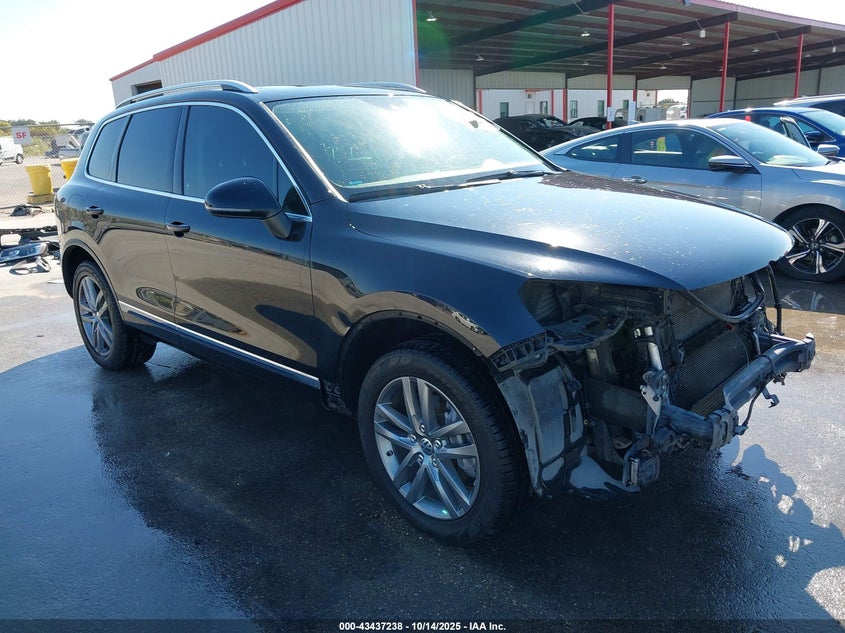 VOLKSWAGEN TOUAREG VR6 LUX