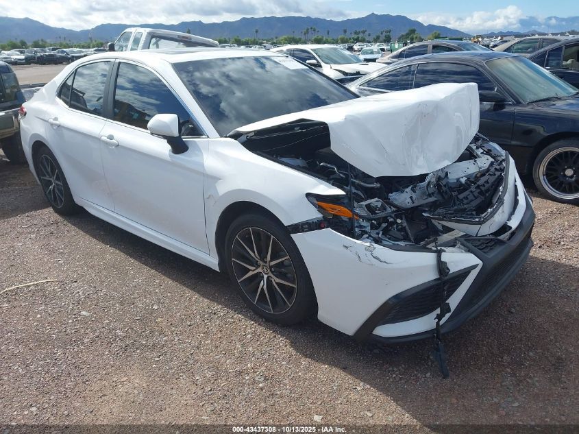 TOYOTA CAMRY SE