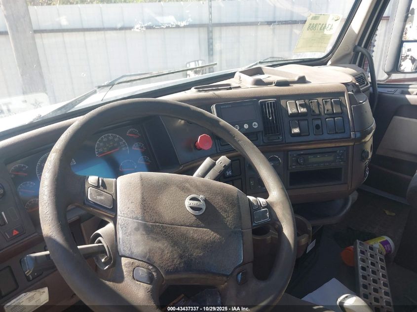 2014 Volvo Vn Vnl VIN: 4V4NC9DG2EN174644 Lot: 43437337