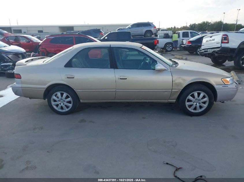 1998 Toyota Camry Le VIN: JT2BG28K3W0256933 Lot: 43437391