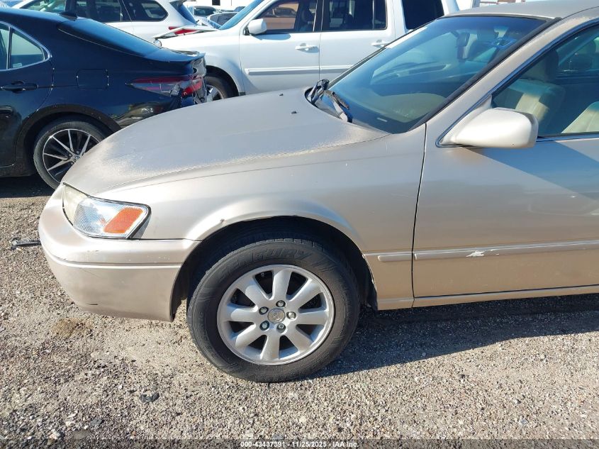 1998 Toyota Camry Le VIN: JT2BG28K3W0256933 Lot: 43437391