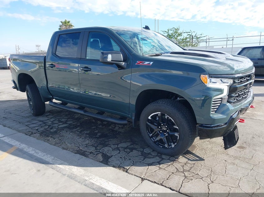 CHEVROLET SILVERADO 1500 4WD SHORT BED LT TRAIL BOSS