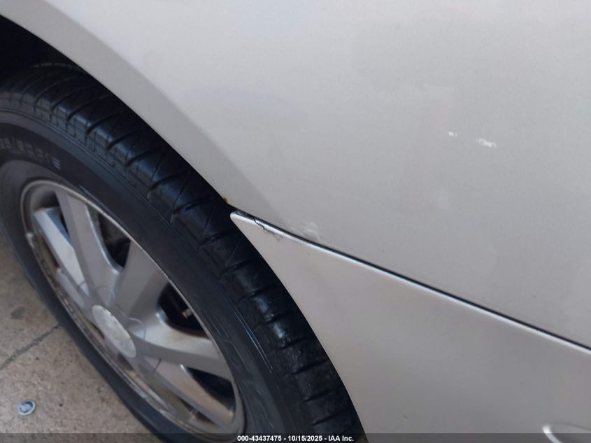 2007 Buick Lacrosse Cxl VIN: 2G4WD582371112044 Lot: 43437475