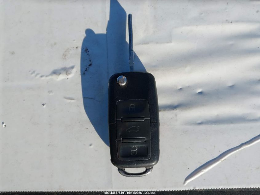 2004 Volkswagen Passat Glx VIN: WVWYH63B84E111271 Lot: 43437549