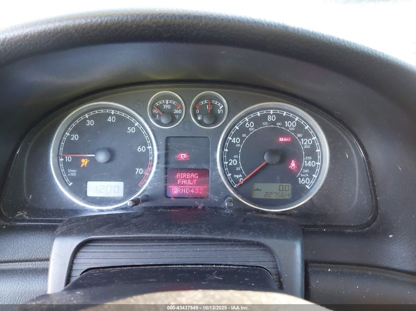 2004 Volkswagen Passat Glx VIN: WVWYH63B84E111271 Lot: 43437549