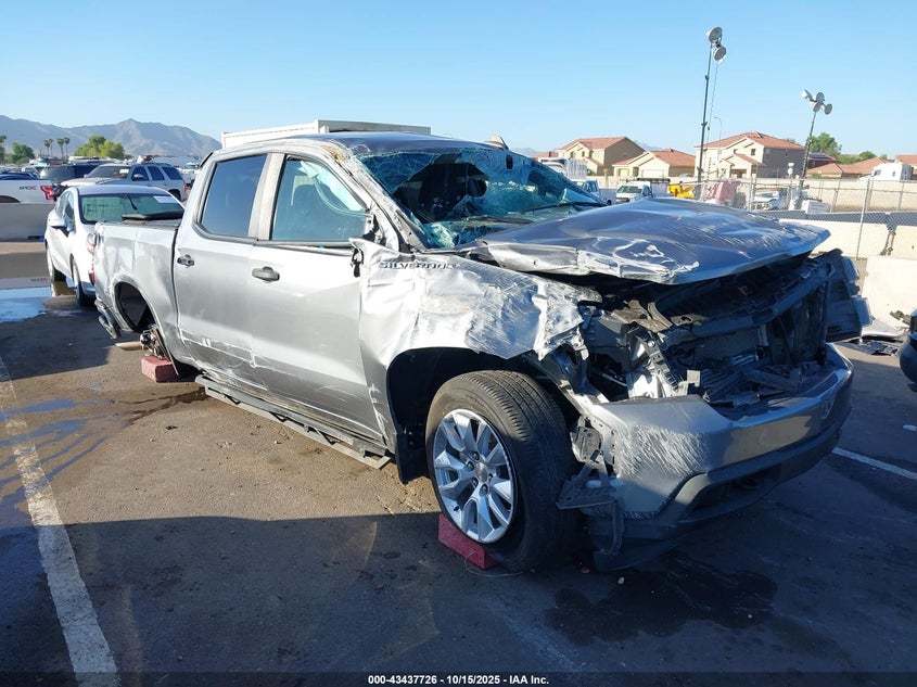 CHEVROLET SILVERADO 1500 2WD SHORT BED CUSTOM