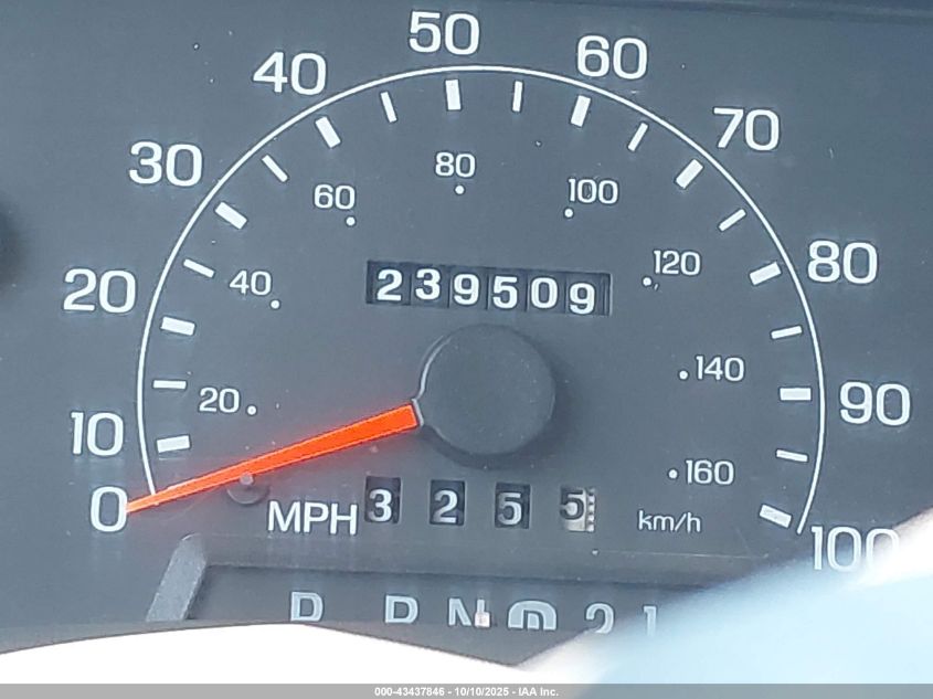 2001 Ford F-250 Lariat/Xl/Xlt VIN: 1FTNX21S51EA73768 Lot: 43437846