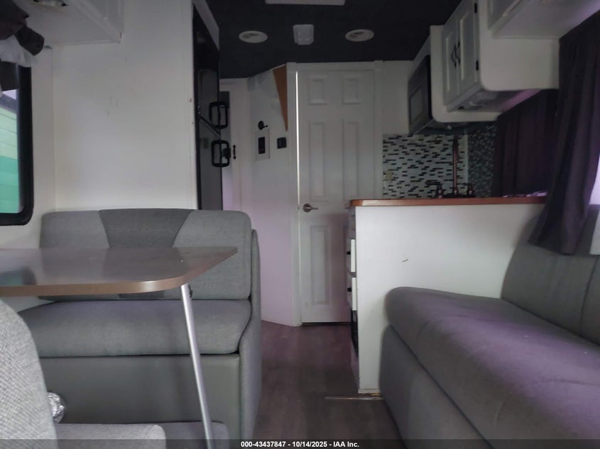 2003 Ford E-350 Cutaway Standard VIN: 1FDWE35S03HB39036 Lot: 43437847