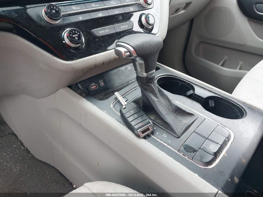 2017 Kia Sedona L VIN: KNDMA5C19H6292448 Lot: 43437946