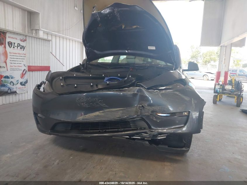 2023 Tesla Model Y Awd/Long Range Dual Motor All-Wheel Drive VIN: 7SAYGDEE4PF799452 Lot: 43438029