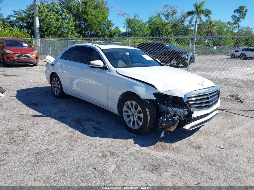 MERCEDES-BENZ E-CLASS E 300