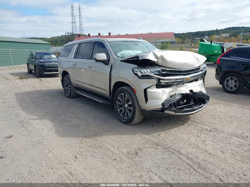 CHEVROLET SUBURBAN 4WD LT