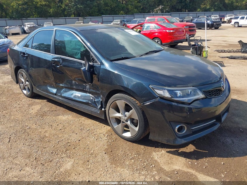 TOYOTA CAMRY SE SPORT