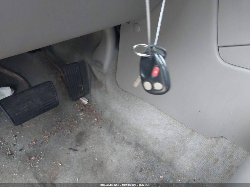 2005 Chevrolet Tahoe Z71 VIN: 1GNEK13T15R122761 Lot: 43438655