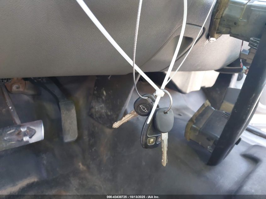 2008 Chevrolet Silverado 1500 Work Truck VIN: 2GCEC19C281305905 Lot: 43438725