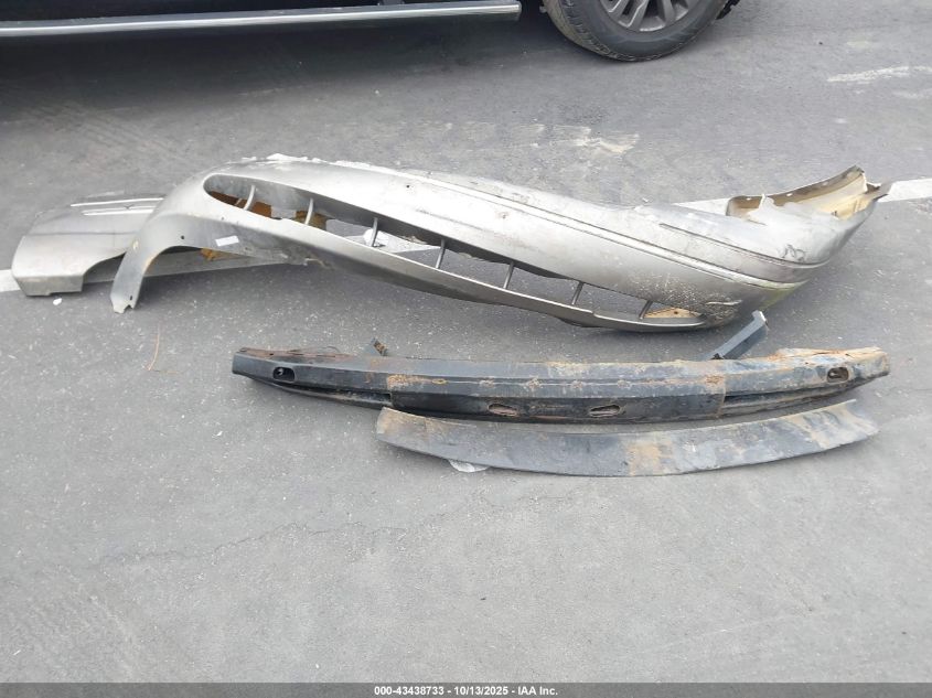 2002 Ford Crown Victoria Standard VIN: 2FAFP73W32X147650 Lot: 43438733