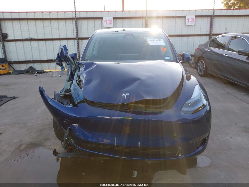 2025 Tesla Model Y Long Range Dual Motor Rear-Wheel Drive VIN: 7SAYGDED4SA358479 Lot: 43438846