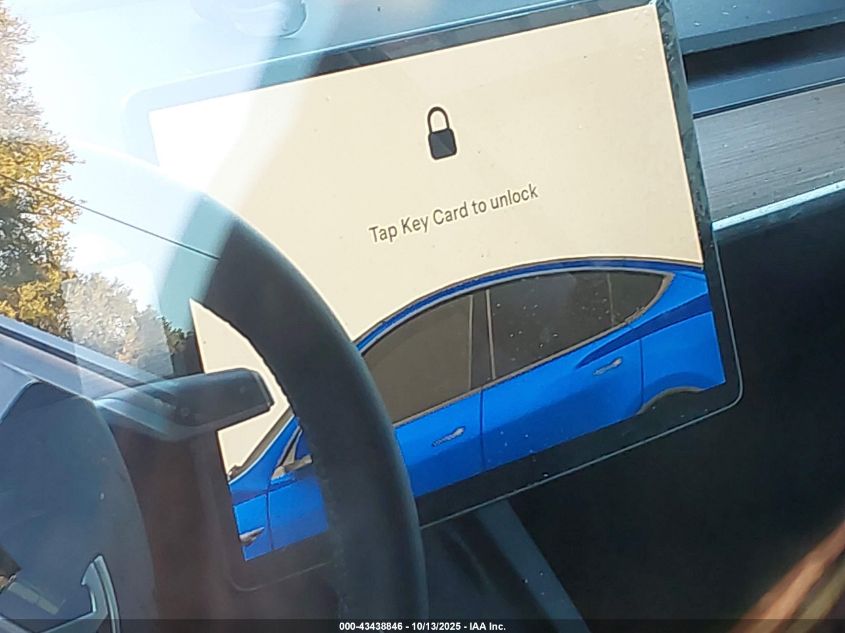 2025 Tesla Model Y Long Range Dual Motor Rear-Wheel Drive VIN: 7SAYGDED4SA358479 Lot: 43438846