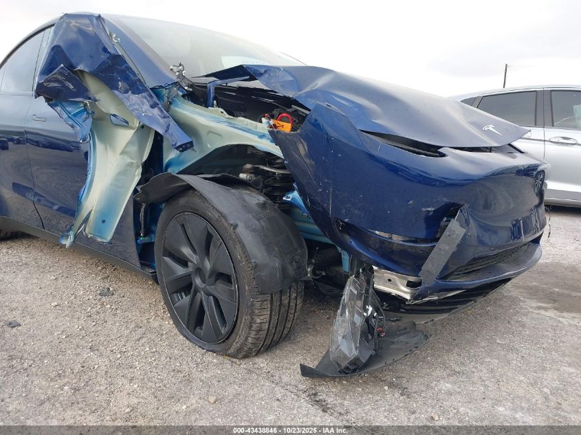 2025 Tesla Model Y Long Range Dual Motor Rear-Wheel Drive VIN: 7SAYGDED4SA358479 Lot: 43438846