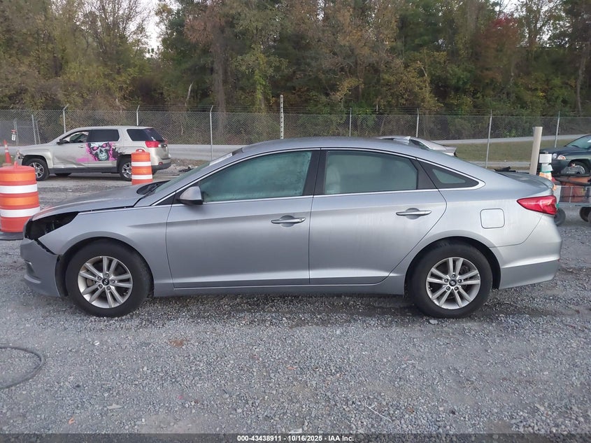 2016 HYUNDAI SONATA SE 5NPE24AF1GH305286