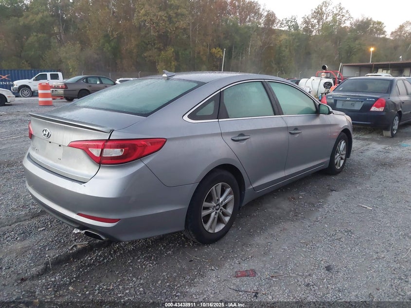 2016 HYUNDAI SONATA SE 5NPE24AF1GH305286