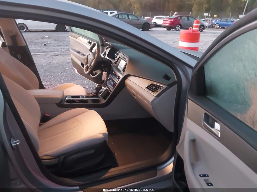 2016 HYUNDAI SONATA SE 5NPE24AF1GH305286