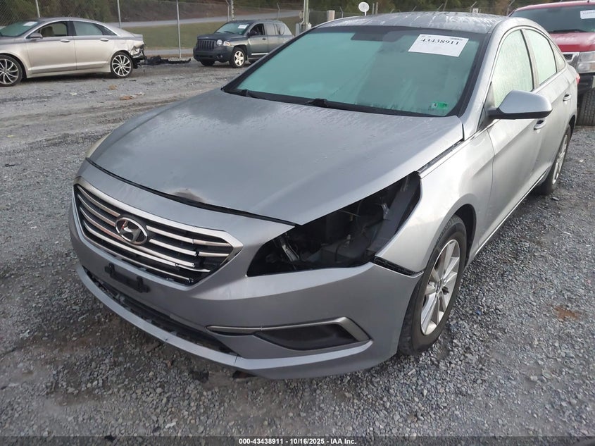 2016 HYUNDAI SONATA SE 5NPE24AF1GH305286